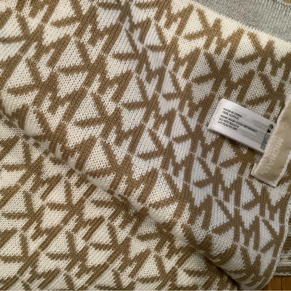 Michael Kors knitted scarf infinity MK logo brown 100% acrylic 9.5x67”